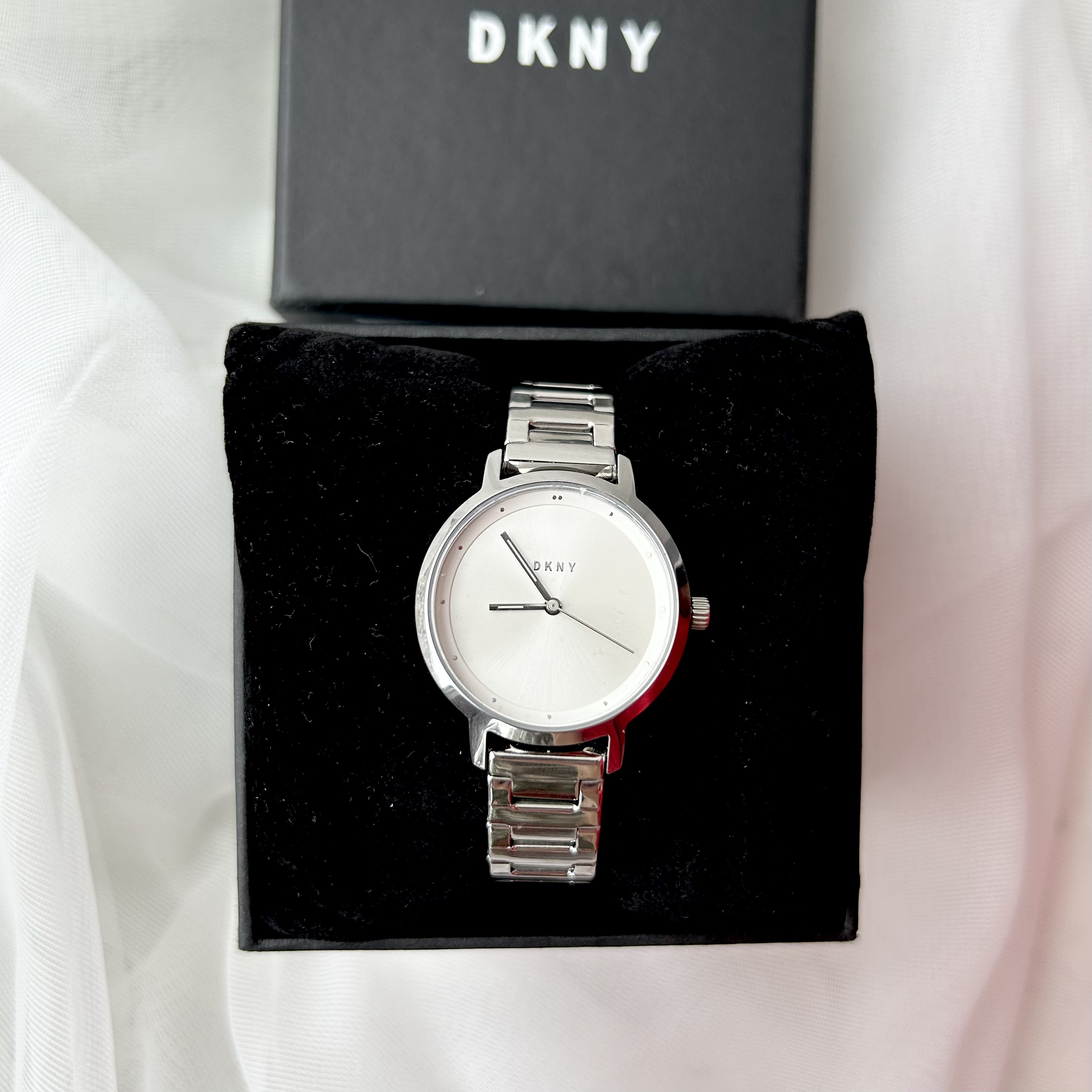 qalis-saati-dkny-vertsklisferi-yuti.jpg