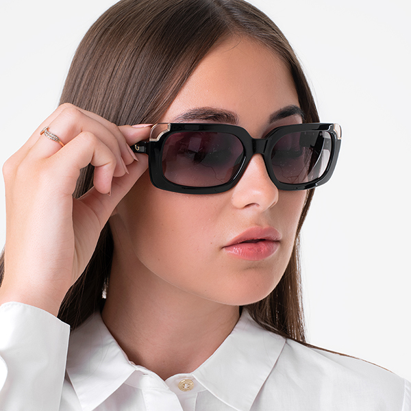 guess-smoke-gradient-rectangular-kalis-mzis-satvale-gu7841-01b-59_2_shavi-saxeze-2.jpg